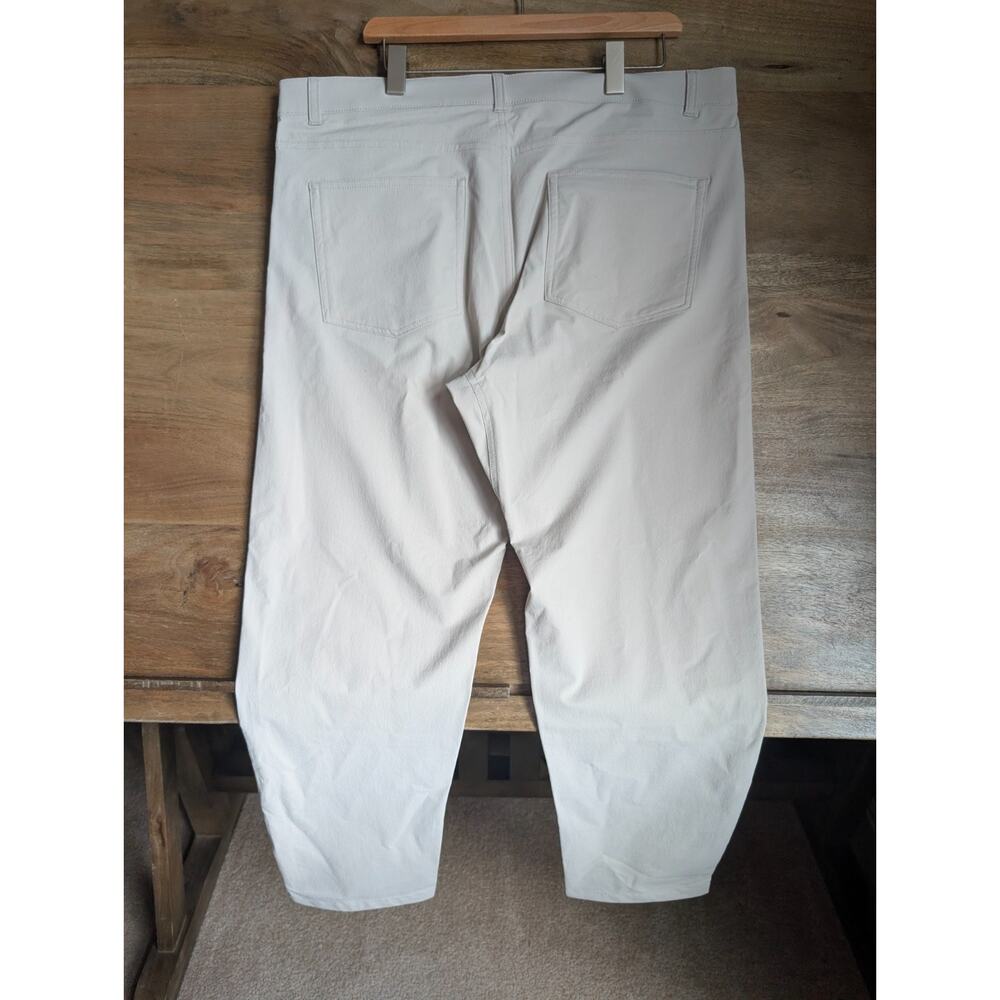 Western Rise Evolution Pants Mens 38 Light Tan Stretch Performance Straight NWT - Picture 2 of 3